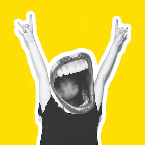 Ein Platzhalterbild für die Team-Bilder. Eine Person mit erhobenen Armen, die eine Rock’n’Roll-Handbewegung macht, deren Kopf durch einen großen offenen Mund ersetzt wird, was einen surrealen und humorvollen Effekt erzeugt. Der leuchtend gelbe Hintergrund verleiht dem Schwarzweißbild einen Farbtupfer. Die Begeisterung zeigt, wie gerne das Team beim Spezialisten Zahnarzt in Augsburg Oberhausen arbeitet.